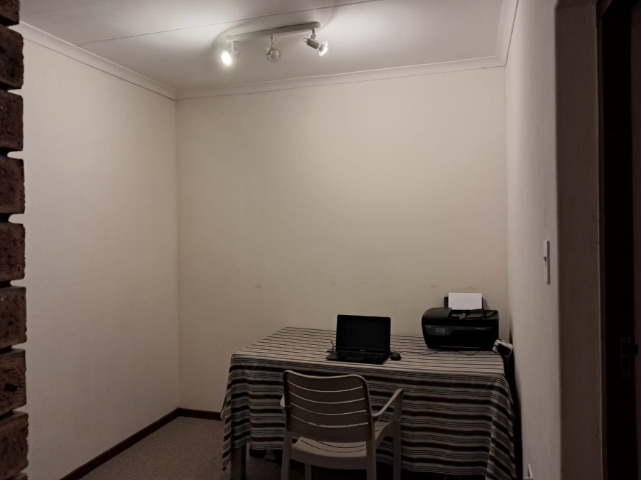 2 Bedroom Property for Sale in Bayview Western Cape